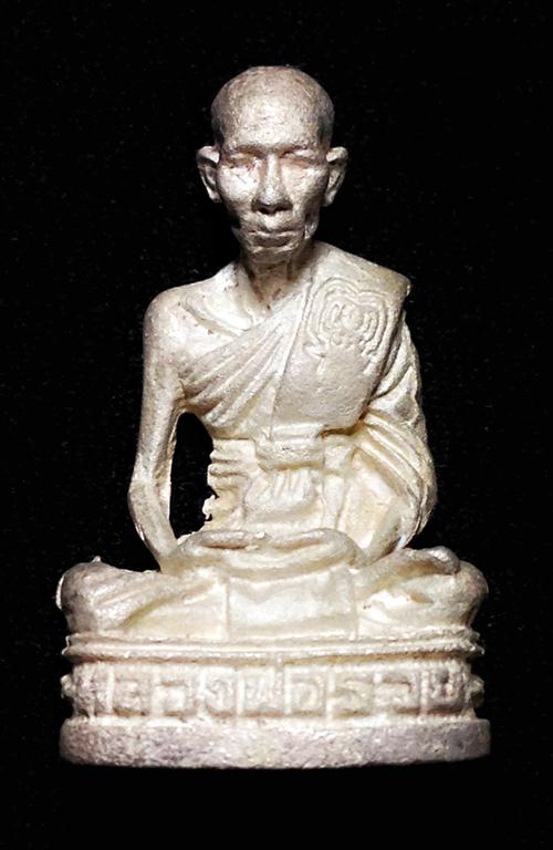 รูปหล่อหลวงพ่อรวย วัดตะโก ปี 39 รุ่น 4 เนื้อเงิน สวยเดิมๆ 