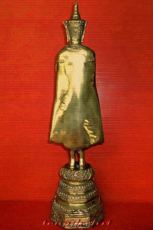 พระบูชาหลวงพ่อสัมฤทธิ์ วัดนาโคก จ.สมุทรสาคร ทรงเทริดปางห้ามญาติ สวยมากค่ะ