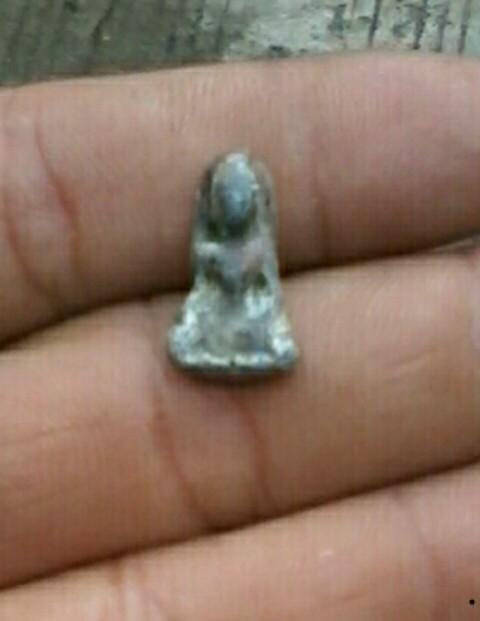 พระท่ากระดานกรุวัดศาลเจ้า .  (เคาะแรกแดง)