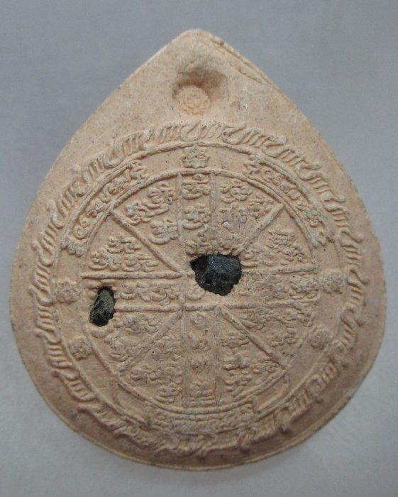 พระปิดตามหาวันเนื้อผง