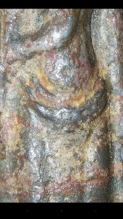 พระร่วงยืนสนิมแดง