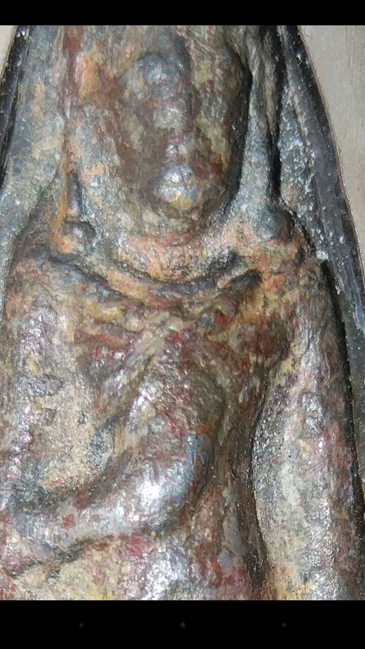 พระร่วงยืนสนิมแดง