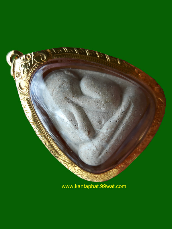 พระปิดตาเนื้อผงรุ่นแรก วัดป่าหนองหล่ม หลวงปู่หมุนวัดบ้านจาน เลี่ยมทองพร้อมบูชา