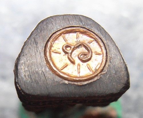 รูปหล่อหลวงพ่อทวดวัดช้างให้สวยๆพร้อมกล่อง