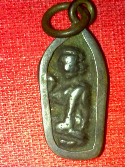 พระประจำวันอังคาร หลัง นางกวัก เนื้อเมฆพัตร์ เลี่ยมเก่าไม่ทราบที่