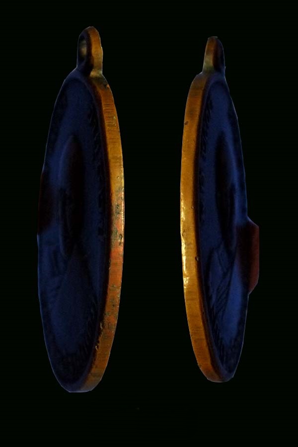 หลวงพ่อแดง รุ่น 4 พิมพ์บ่าขีด