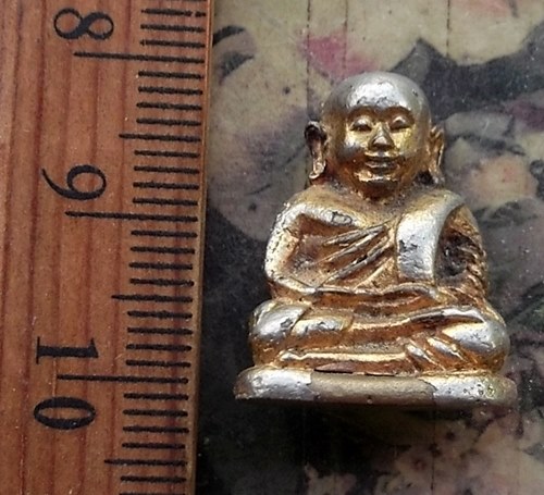วัดใจเริ่ม 10 บาท กับ รูปหล่อหลวงพ่อเงิน  …AM934