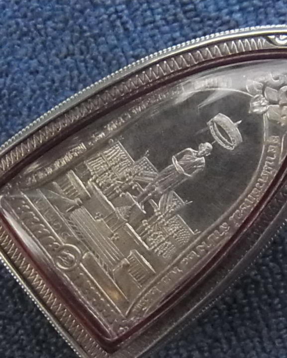 เหรียญระฆัง หลังยืน เนื้อเงิน ปี 37 หลวงพ่อเกษม เลี่ยมกรอบเงิน สวยๆๆ