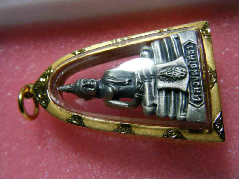 พระกริ่ง หลวงพ่อโสธร เลี่ยมทองแท้