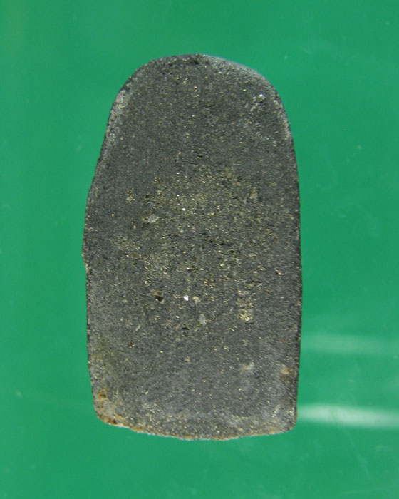 หลวงปู่ทวดวัดช้างให้ ปี 2524 เนื้อว่าน พิมพ์พระรอด เคาะเดียว