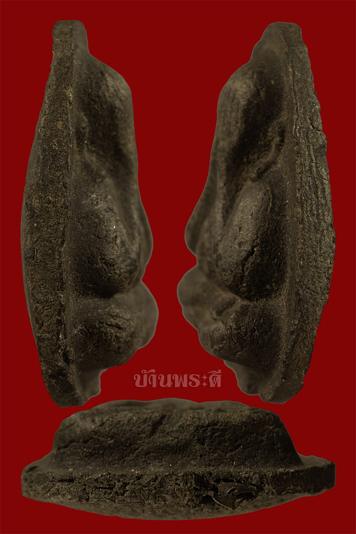 พระปิดตาหลวงปู่โต๊ะ รุ่นปลดหนี้ หลังยันต์ตรี เนื้อผงใบลาน ฝังตะกรุดเงิน 1 ดอก ปี 21-23