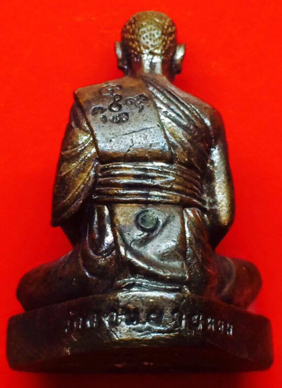 เคาะเดียวแดง  รูปหล่อ  หลวงพ่อเงิน วัดดอนยายหอม  รุ่น  ๑๒๓ ปี  ชาตกาลหลวงพ่อเงิน  เนื้อทองแดงรมดำ