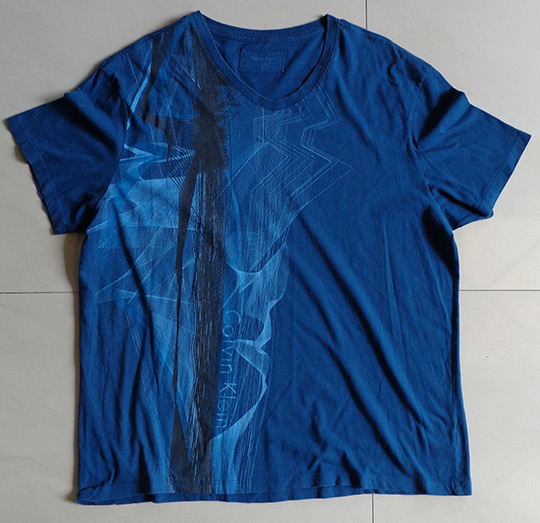 เสื้อยืด Calvin Klein ของแท้ คอวี พิเศษมีแถมเสื้อให้ฟรีอีก2ตัวครับ ( LEVI'S กับ OLD NAVY )