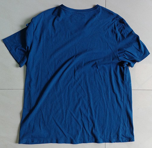 เสื้อยืด Calvin Klein ของแท้ คอวี พิเศษมีแถมเสื้อให้ฟรีอีก2ตัวครับ ( LEVI'S กับ OLD NAVY )