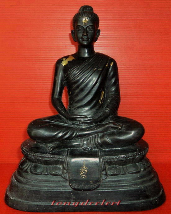 พระพุทธรูปบูชาปางสมาธิ วัดถ้ำผาพิรุณ จ.กาญจนบุรี สวยมากค่ะ