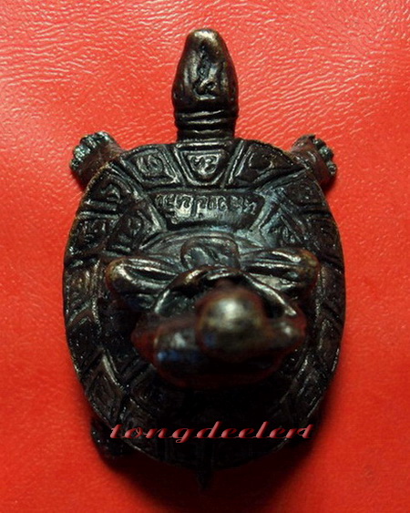 รูปหล่อบูชาหลวงปู่หลิวนั่งเต่า(ตั้งหน้ารถ) วัดไร่แตงทอง 90 ปี หายาก สวยมากค่ะ