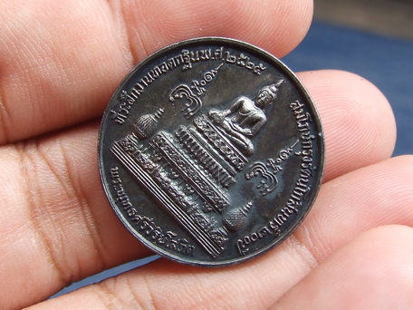 เหรียญ ล.พ.แพ วัดพิกุลทอง ปี 2525 เนื้อเงิน สภาพสวย หายาก