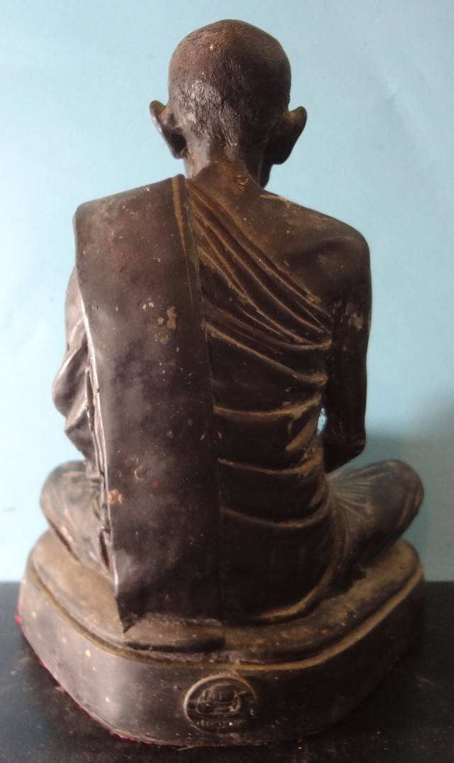 พระอาจารย์มั่น บูชา 5 นิ้วเนื้อเรซิ่น หรือเซริก้า