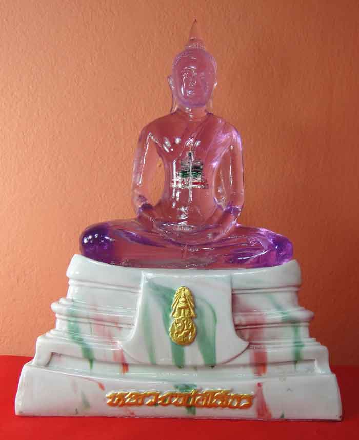 ***พระบูชาพระพุทธโสธร ขนาดหน้าตัก ๕ นิ้ว พระบูชาพระพุทธโสธร ขนาดหน้าตัก ๕ นิ้ว เนื้อเรซิ่นใสสีม่วงพร