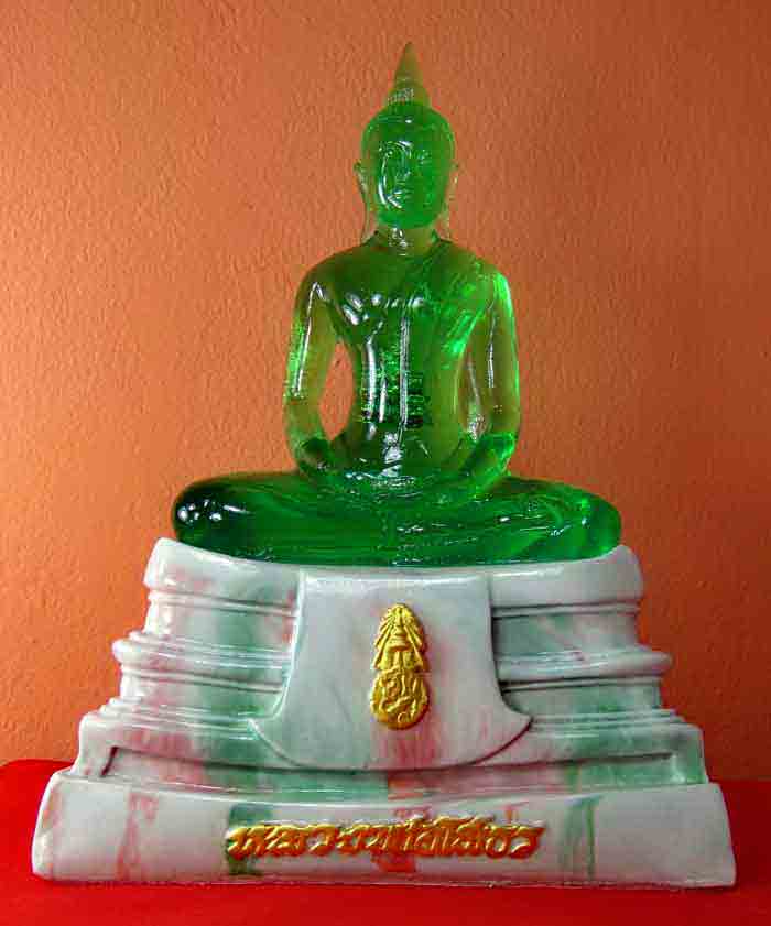 ***พระบูชาพระพุทธโสธร ขนาดหน้าตัก ๕ นิ้ว พระบูชาพระพุทธโสธร ขนาดหน้าตัก ๕ นิ้ว เนื้อเรซิ่นใสสีเขียว 
