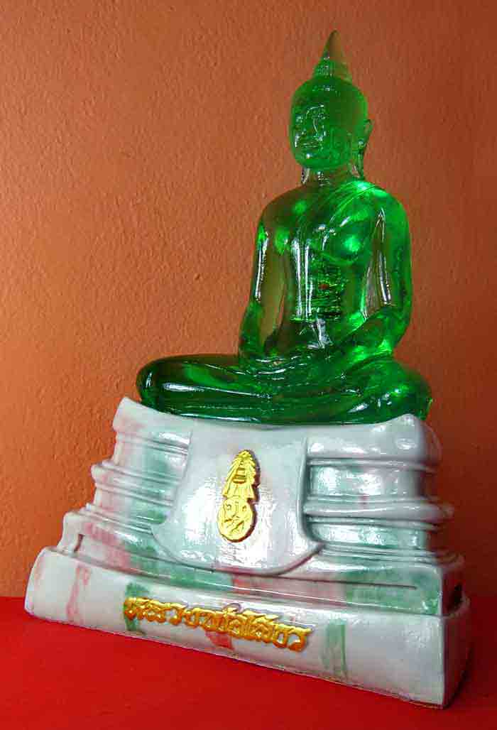 ***พระบูชาพระพุทธโสธร ขนาดหน้าตัก ๕ นิ้ว พระบูชาพระพุทธโสธร ขนาดหน้าตัก ๕ นิ้ว เนื้อเรซิ่นใสสีเขียว 