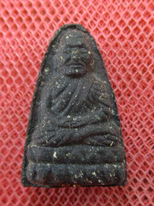 หลวงปู่ทวด วัดท่าไทร จ.สุราษฏร์ฯ ปี 2537 ( พิมพ์เล็ก หรือพิมพ์หน้าปี 24 ) เนื้อว่านกากยายักษ์ อาจารย