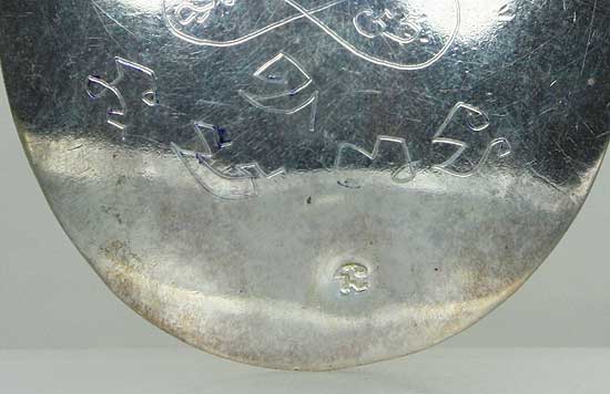 ล๊อคเก็ตฉากสีฟ้า ปี2547 หลวงพ่อสาคร วัดหนองกรับ หลังแผ่นเงิน จารยันต์ ตอกโค๊ด นะ 3 ตัว 