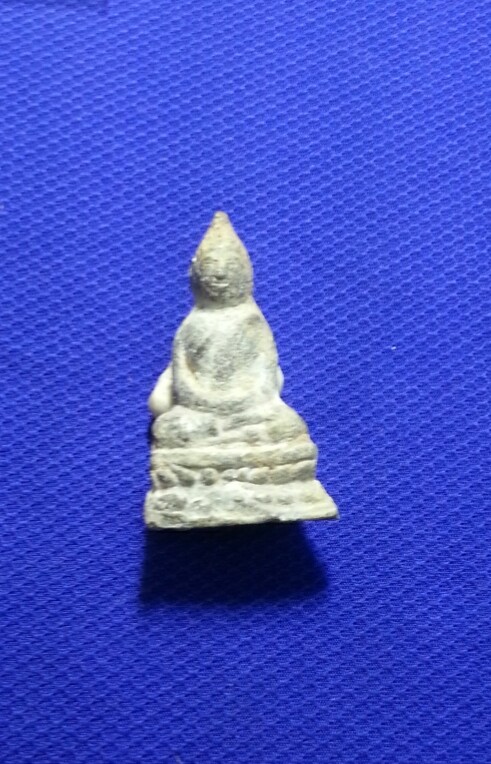 พระรัตน(แก้บน) เนื้อตะกั่วสนิมแดง พร้อมบัตรฯ เคาะเดียวครับ