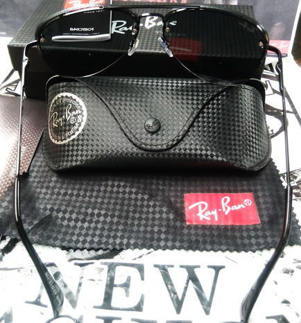 แว่นกันแดด rayban สวยๆของใหม่ พร้อมกระเป๋า คู่มือ และกล่องครบครับ