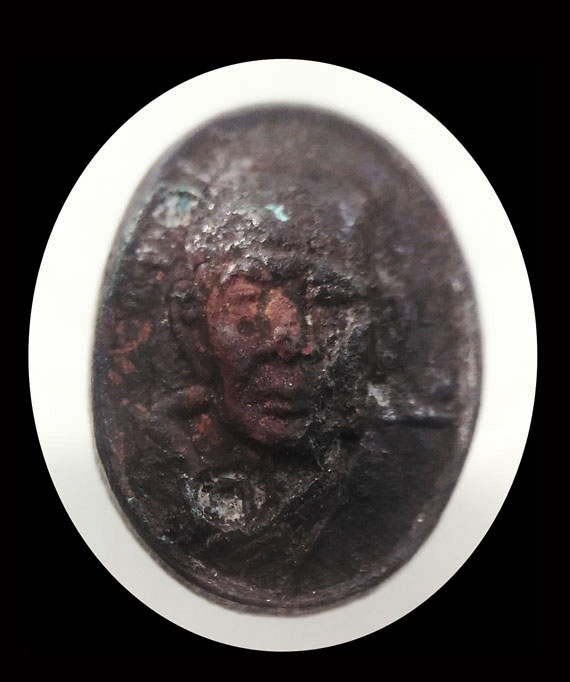  เหรียญเม็ดยา หลวงปู่หมุน รุ่น มหาสมปรารถนา ปี43 หน้าไม่แตก บล็อคทองคำ ผิวแช่น้ำมนต์