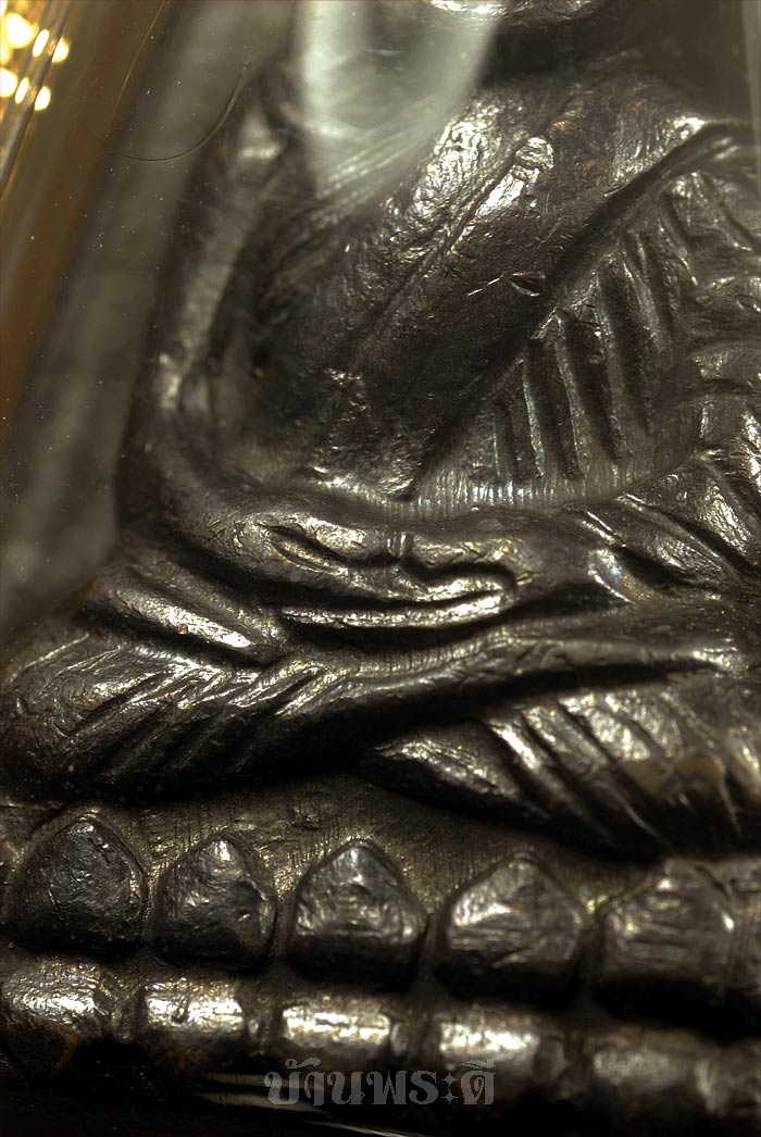 	 พระหลวงพ่อทวด หลังหนังสือ เสาอากาศ ปี 05 เนื้อทองเหลืองรมดำ สวย ดูง่าย