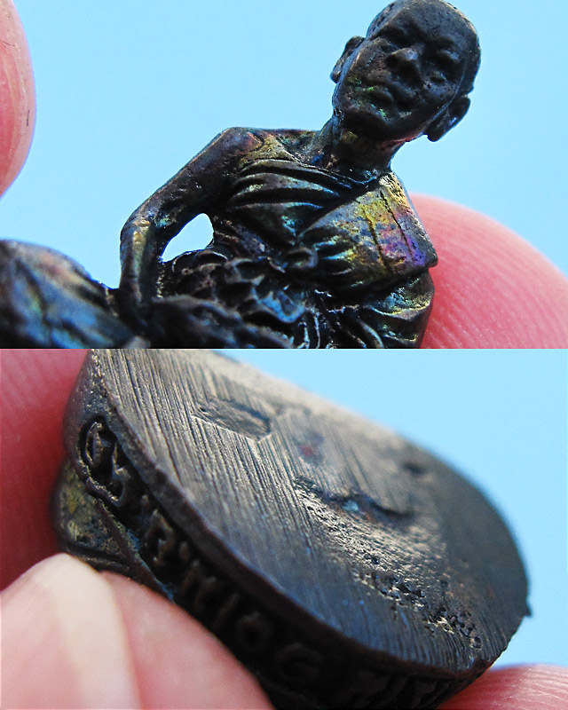 รูปหล่อลอยองค์ รุ่นแรก ปี 2541 หลวงปู่บัว ถามโก วัดศรีบุรพาราม จ.ตราด พร้อมกล่องเดิมจากวัดครับ