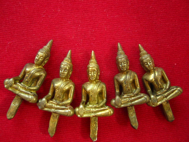 เคาะเดียว 5 องค์ รุ่นแรก พร ะยอดธงโฆษปัญโญ ลป.คำพันธ์ พิมพ์เล็ก เนื้อฝาบาตร ปี39 กล่อง