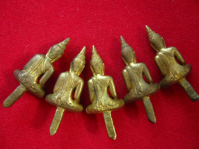 เคาะเดียว 5 องค์ รุ่นแรก พร ะยอดธงโฆษปัญโญ ลป.คำพันธ์ พิมพ์เล็ก เนื้อฝาบาตร ปี39 กล่อง