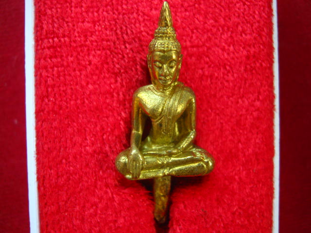 เคาะเดียว 5 องค์ รุ่นแรก พร ะยอดธงโฆษปัญโญ ลป.คำพันธ์ พิมพ์เล็ก เนื้อฝาบาตร ปี39 กล่อง