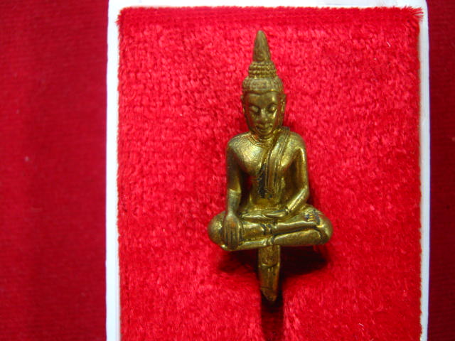 เคาะเดียว 5 องค์ รุ่นแรก พร ะยอดธงโฆษปัญโญ ลป.คำพันธ์ พิมพ์เล็ก เนื้อฝาบาตร ปี39 กล่อง