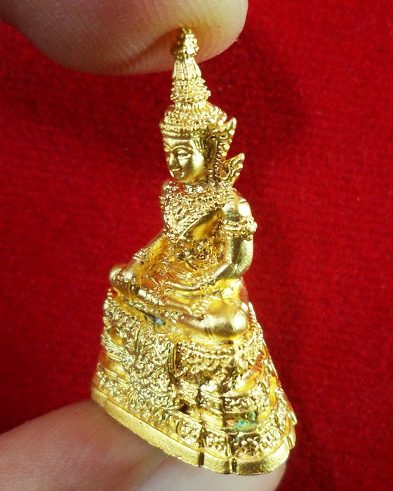 พระฝางทรงเครื่อง รุ่นแรก เนื้อกะหลั่ยทอง 