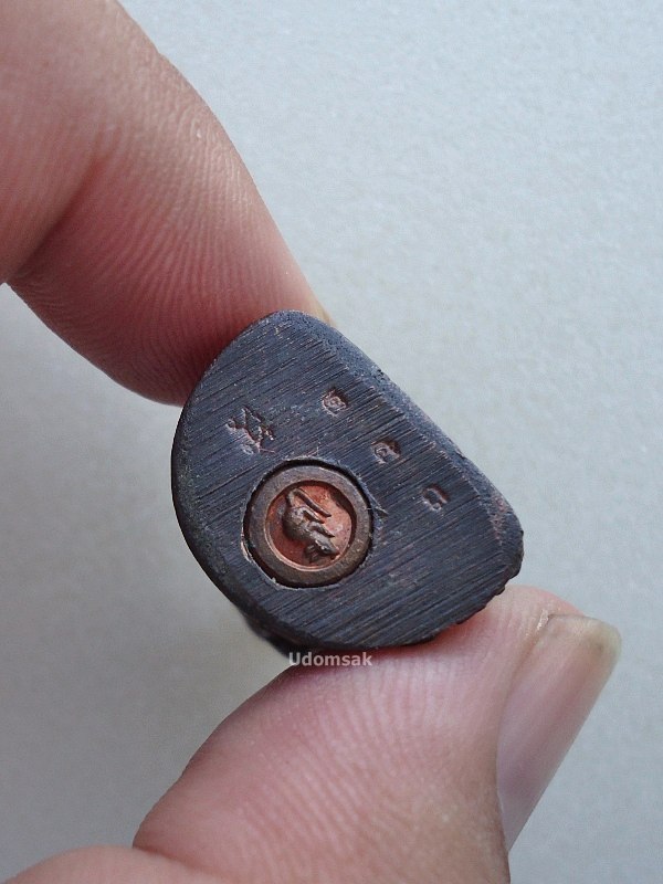 พระกริ่งอวโลกิเตศวร หลวงพ่อเกษม นวะโลหะ ก้นหนูตอกเลข ปี2536