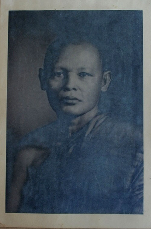 วัดใจเคาะเดียว....๑๐๐ เดียวเท่านั้น ผ้ายันต์ชายธง(ยุคต้น)หลวงพ่อแพ วัดพิกุลทอง จ.สิงห์บุรี