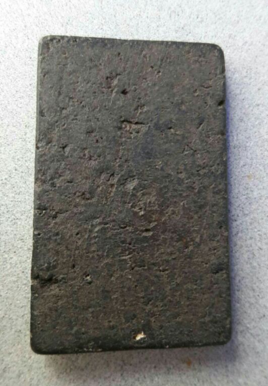 พระผงกำแพงแก้วเนื้อเทาลงรักษ์หลวงพ่อจง วัดหน้าต่างนอกสวยๆครับ