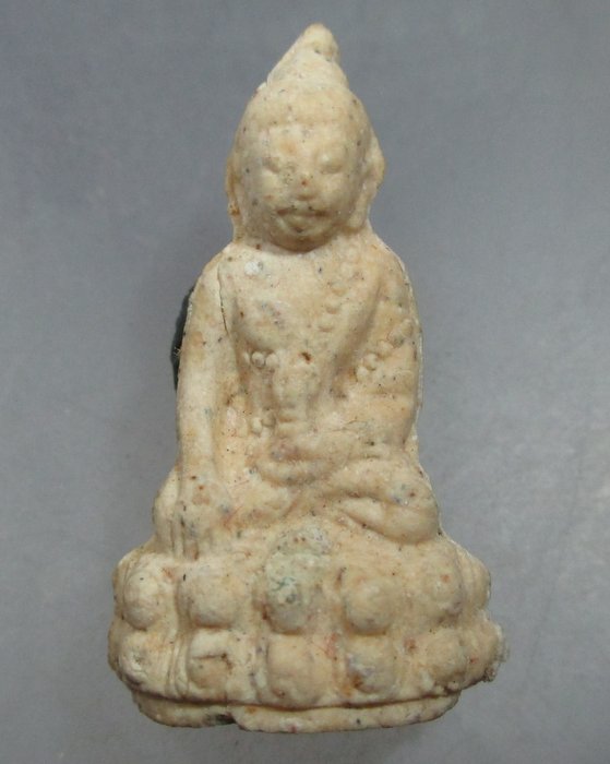 พระกริ่งอิติปิโสสร้อยสน สร้างจากผงอิธิเจผสมแบงค์จากธนาคารชาติ หลวงปู่ปรง วัดธรรมเจดีย์ จ.สิงห์บุรี