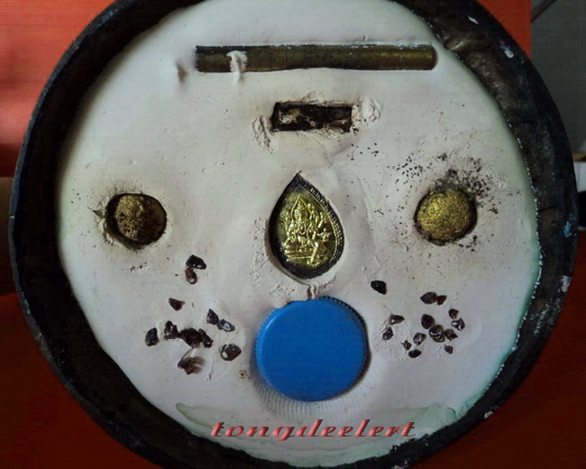 พระโพธิสัตว์อวโลกิเตศวรศรีวิชัย วัดไผ่สามเกาะ จ.ราชบุรี ใต้ฐานฝังวัตถุมงคล สวยมากค่ะ