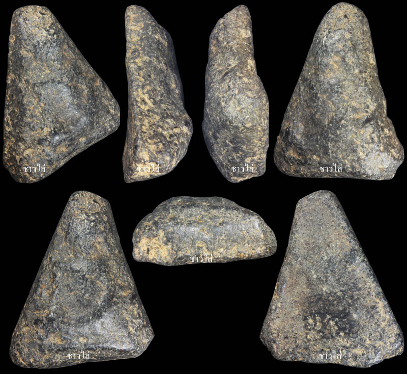 พระนางกำแพงพิมพ์ลึก สีดำ