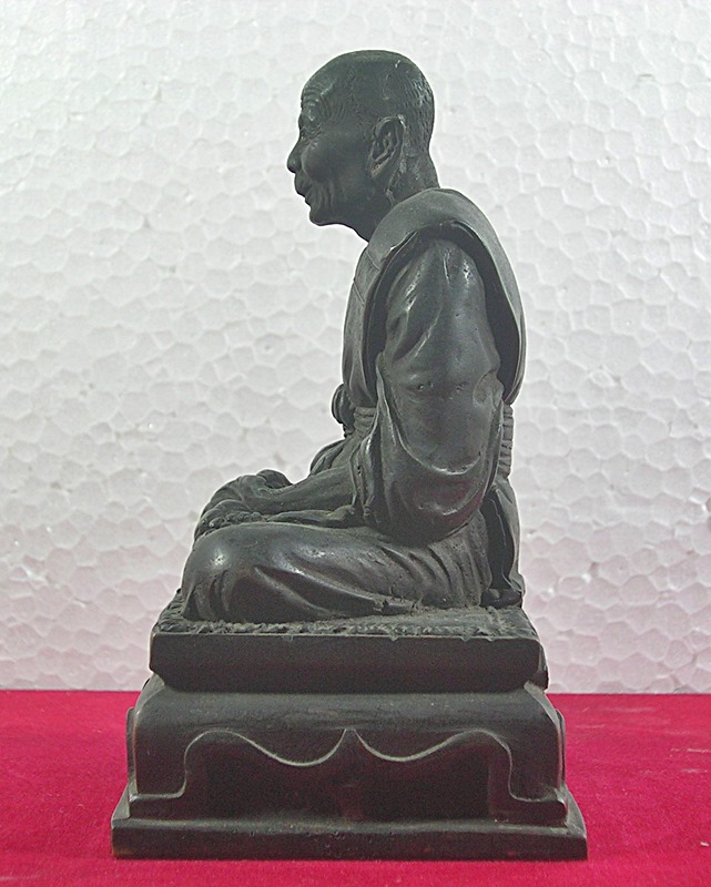 พระบูชาหลวงปู่นิล อิสฺสริโก วัดครบุรี อ.ครบุรี จ.นครราชสีมา รุ่นสร้างอุโบสถ หน้าตัก 3 นิ้ว ปี 35