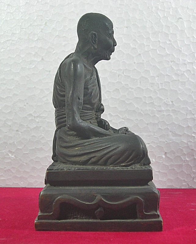 พระบูชาหลวงปู่นิล อิสฺสริโก วัดครบุรี อ.ครบุรี จ.นครราชสีมา รุ่นสร้างอุโบสถ หน้าตัก 3 นิ้ว ปี 35