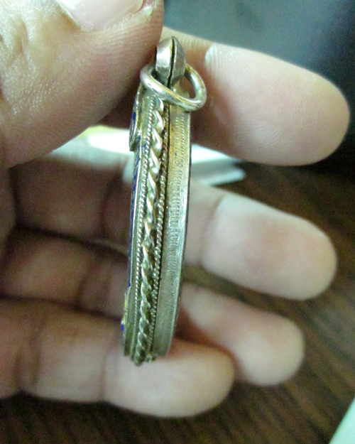 ตลับเงินเก่า ลงยาสีน้ำเงิน / ปิดที่ 420