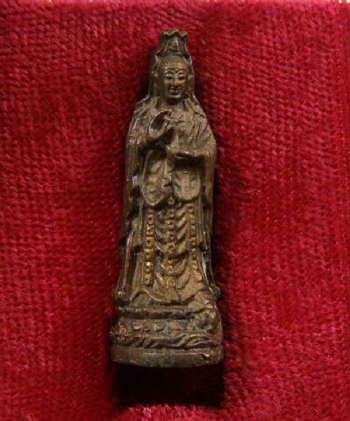 เจ้าแม่กวนอิม หลวงพ่อเปิ่น วัดบางพระ จารใต้ฐาน ปี35 เนื้อนวะโลหะ...เคาะเดียวแดง...