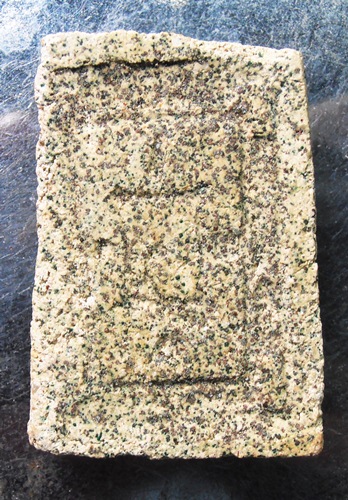 พระผงญาณวิลาส หลวงพ่อแดง วัดเขาบันไดอิฐ ปี14สวยๆพร้อมกล่องครับ