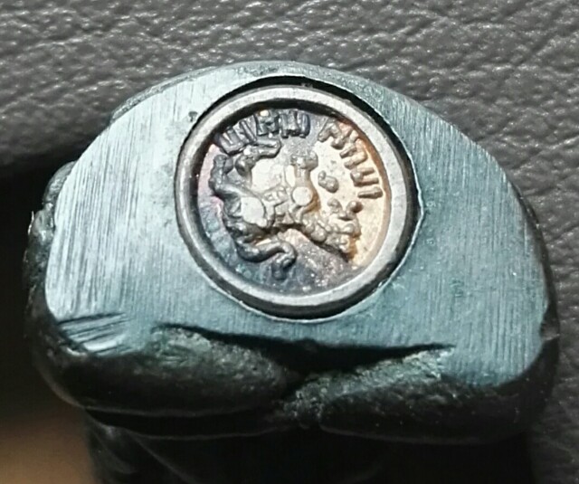 พระปิดตามหาลาภก้นสิงห์ เนื้อนวะ