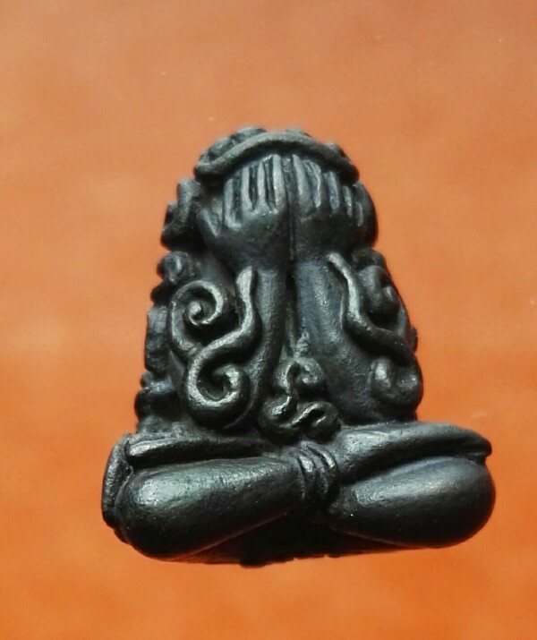 พระปิดตามหาลาภ